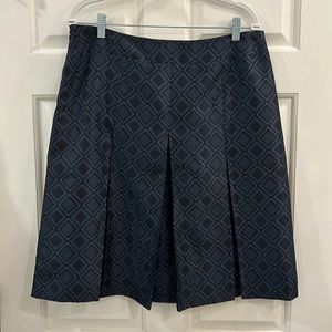 Ann Taylor pleated skirt. Size 12. Excellent used condition.